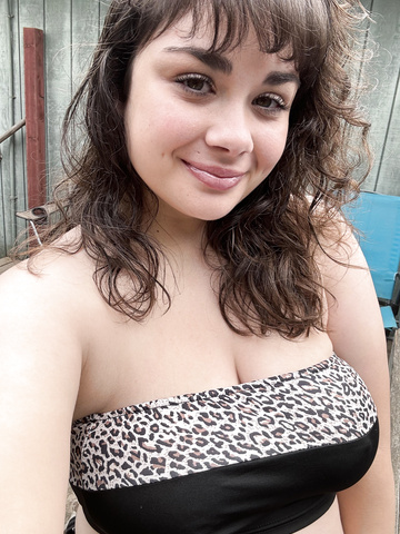 Does anyone like a normal sexy selfie?