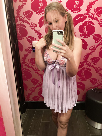 Selfie in der Umkleidekabine von Victoria’s Secret …