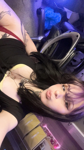 5 years on hrt and still cant find a boyfriend