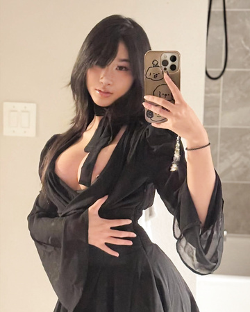 God damn she’s so pretty