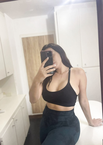 ¿Cómo se llama a una esposa que quiere hacerte una mamada tan pronto como te despiertas y luego te ofrece su culo?