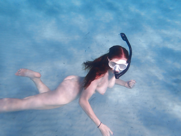 Las pelirrojas en realidad son solo sirenas con pies.