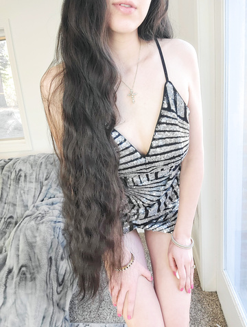 Married Korean mom. Do you prefer the dress on or off? 