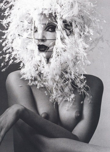 Nadja Auermann, 1994 por Irving Penn en Vogue