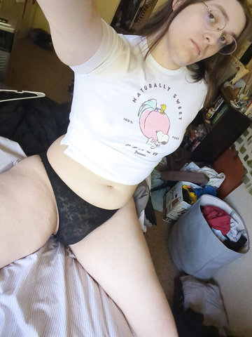 ¿Crees que mis tetas se ven bien? Las dejé crecer yo misma.
