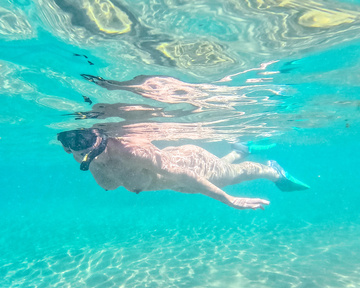 ¡Tuvimos las mejores vacaciones de nuestra vida esta semana en Hawaii y pasamos la mayor parte del tiempo desnudos! Habrá muchas más fotos próximamente.