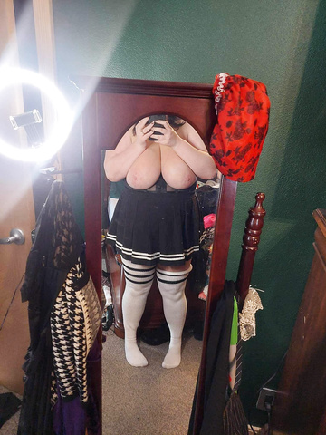 Dame nalgadas y llámame buena chica