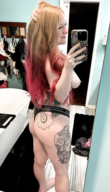Agarra mi cabello mientras me tomas por detrás