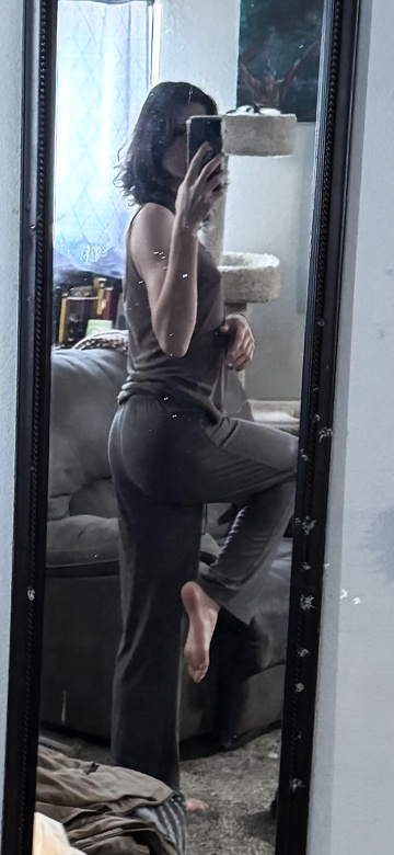 Who wants to chat with a lonely t-girl on her birthday