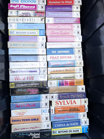 Colección de pornografía Betamax del abuelo: 180 casetes aún en plástico