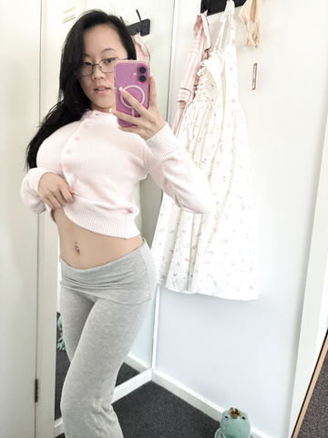 Me encanta lucirme vestida y desvestida.