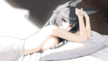 Miyabi au lit