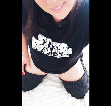 T-shirt ringard, cuissardes, culotte sexy... Aimez-vous mon ambiance vacances d'été ?