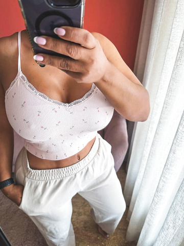 44 ans et j'essaie de profiter de la vie tout en étant mariée