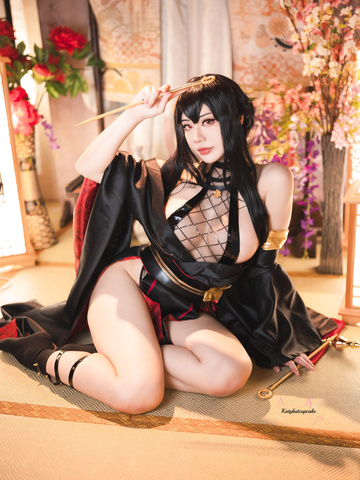 Yor Forger Sexy Kimono Cosplay von katykatcupcake