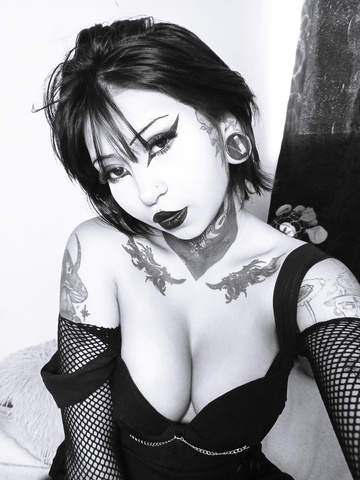 Goth me is hot me hehe