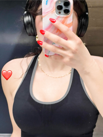 Quick flash for you at the gym 