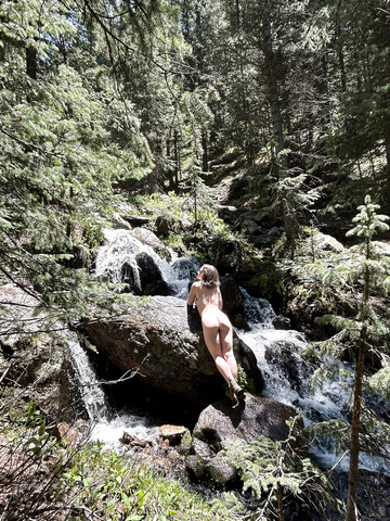 Dieses eiskalte Wasser mitten in der Wanderung hat so gut getan