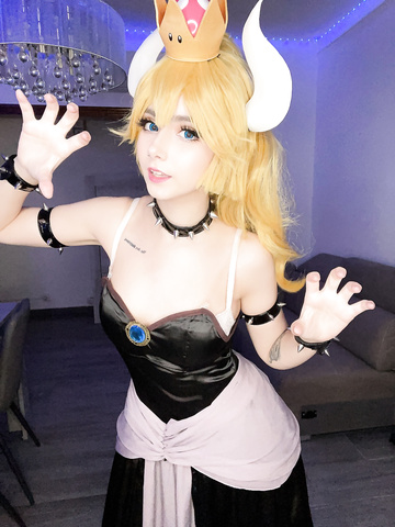 Bowsette Cosplay von Aloeveraiskawaii