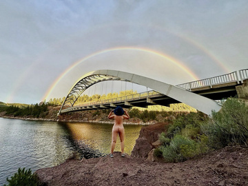 Regenbögen, Brücken und nackte Abenteuer